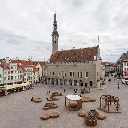 For 6 Person With Raekoja Plats View